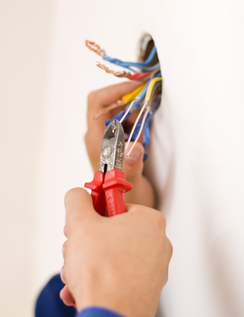 Electricians Bracknell, Easthampstead, Bullbrook, RG12, RG42
